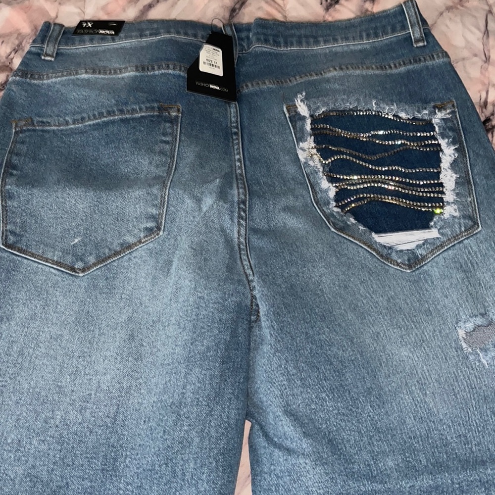 Blue chain mommy jeans